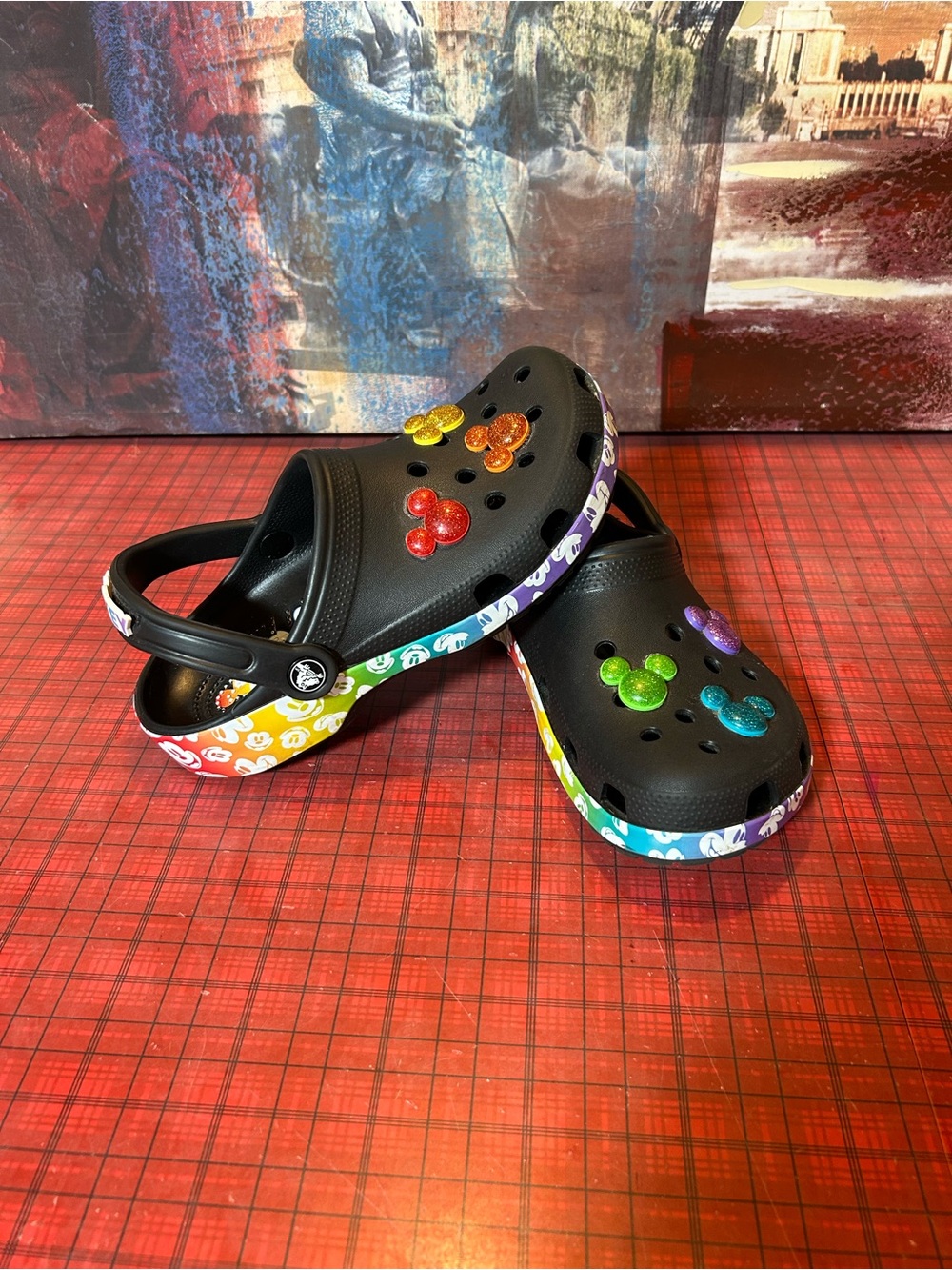 Crocs Mickey Mouse Disney Rainbow Celebration Classic Clogs  size J 5